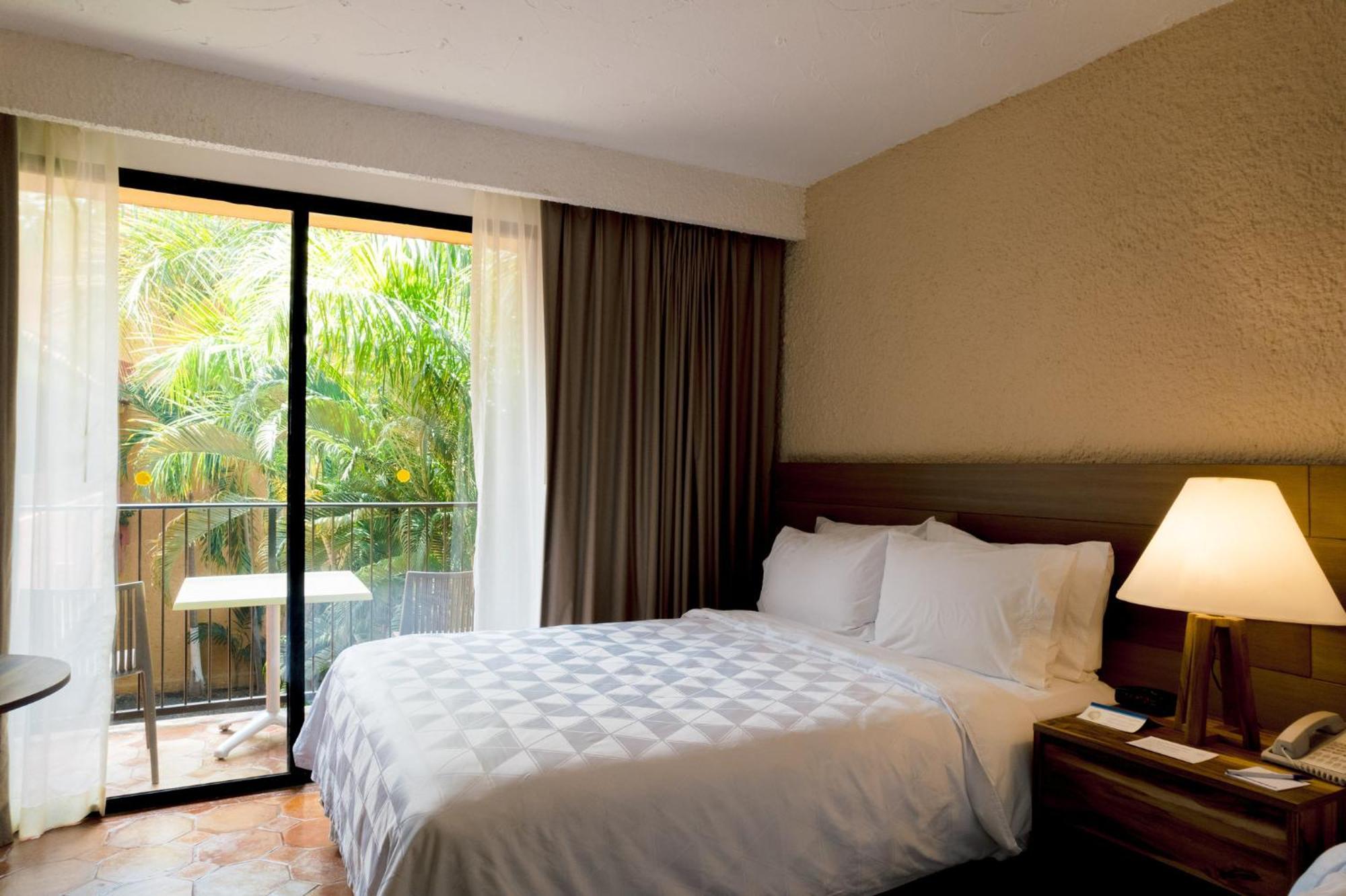 Holiday Inn Express And Suites Celaya By Ihg Exterior foto